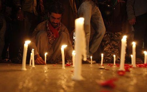 ประชาคมโลกประณามการโจมตีใส่โรงเรียนในปากีสถาน